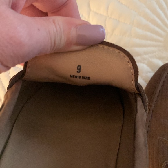 Tod’s men Gommino rubbed brown suede driving shoe. Hardly worn. W/dust bag sz 9 - Picture 11 of 16